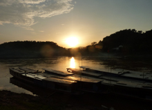 メコン川に沈む夕日
